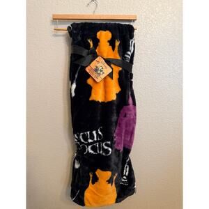 NWT Disney Hocus Pocus Sanderson Sisters Faux Rabbit Fur Throw 50x70 Blanket